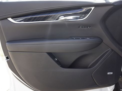 Used 2023 Cadillac XT6 Premium Luxury w/ LPO, Floor Liner Package image 22