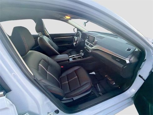 Used 2024 Nissan Altima 2.5 SR image 30