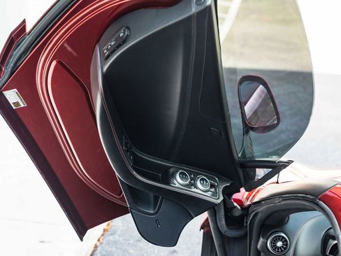Used 2014 McLaren MP4-12C Spider RWD image 16