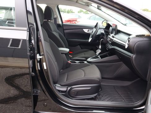 Used 2023 Kia Forte LXS image 22