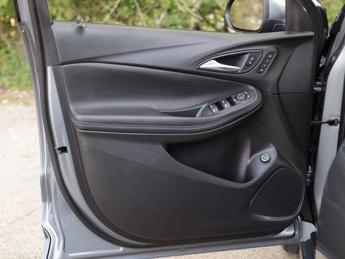 Used 2020 Buick Encore GX Essence w/ Experience Buick Package FWD image 24