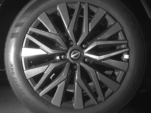 Used 2025 Nissan Altima 2.5 SV FWD image 15