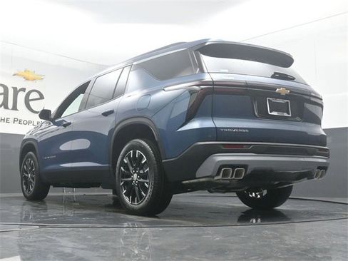 New 2026 Chevrolet Traverse LT w/ Sun and Wheel Package image 5