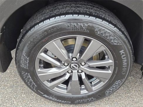 Used 2023 Nissan Pathfinder S image 10