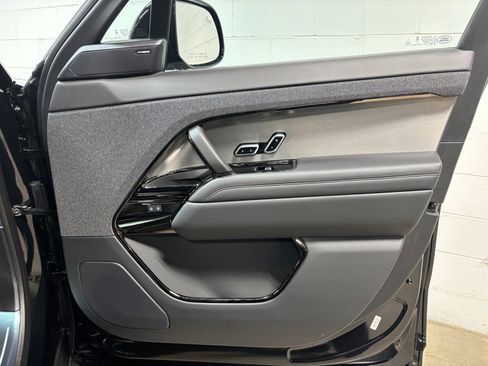New 2025 Land Rover Range Rover Sport Dynamic SE image 33