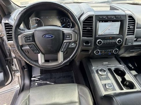 Used 2018 Ford Expedition Max XLT w/ Equipment Group 202A AWD/4WD image 18