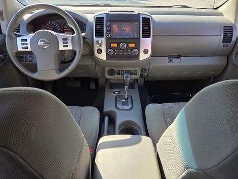 Used 2021 Nissan Frontier SV w/ Midnight Edition Floor Mats image 13