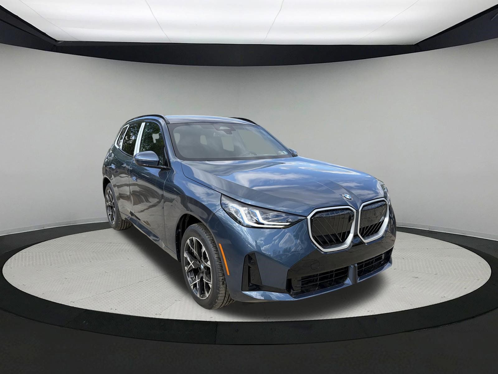 Used 2026 BMW X3 xDrive30i w/ Premium Package AWD/4WD image 3