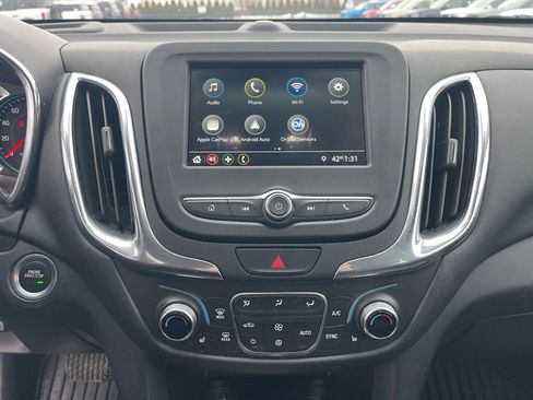 Used 2019 Chevrolet Equinox LT w/ Driver Convenience Package image 7