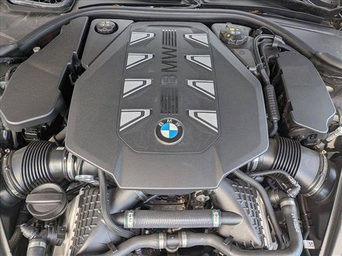 Used 2024 BMW 760i xDrive w/ Premium Package 2 AWD/4WD image 22