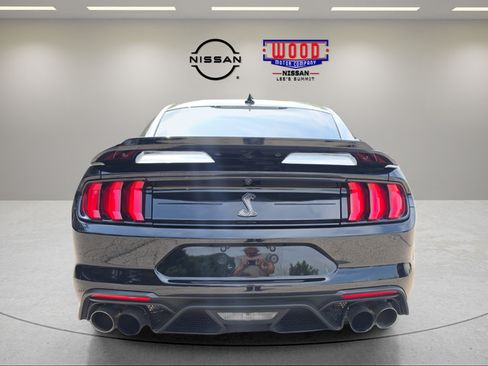 Used 2020 Ford Mustang Shelby GT500 w/ Technology Package RWD image 3