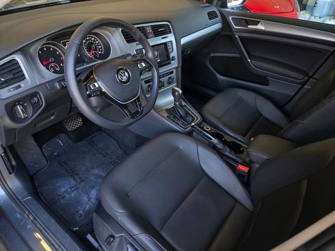 Used 2015 Volkswagen Golf S FWD image 10