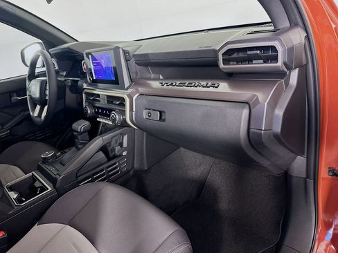 Used 2025 Toyota Tacoma TRD Off-Road image 28