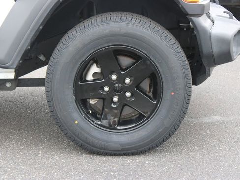 Used 2019 Jeep Wrangler Unlimited Sport S AWD/4WD image 12