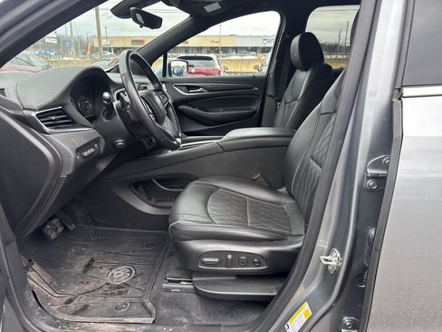 Used 2023 Buick Enclave Avenir image 12