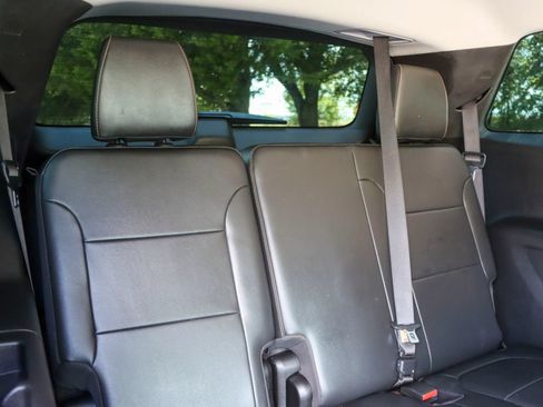 Used 2020 Chevrolet Traverse RS w/ LPO, Floor Liner Package FWD image 20