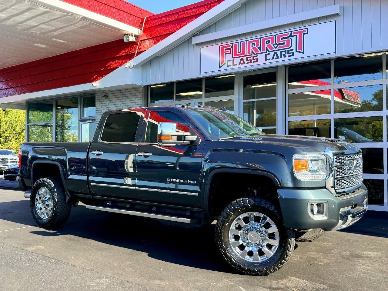 Used 2018 GMC Sierra 2500 Denali w/ Duramax Plus Package AWD/4WD image 1