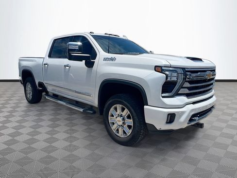 Used 2025 Chevrolet Silverado 3500 High Country w/ High Country Premium Package AWD/4WD image 4