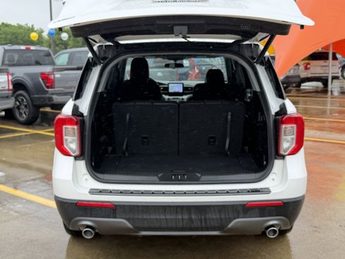 Certified 2024 Ford Explorer XLT w/ Equipment Group 202A image 8