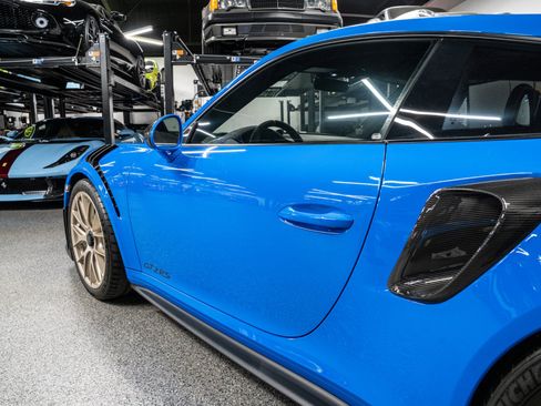 Used 2018 Porsche 911 GT2 RS RWD image 46