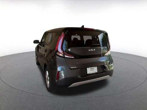 Used 2025 Kia Soul LX w/ LX Technology Package FWD image 10