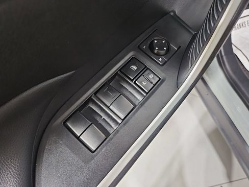 Used 2021 Toyota RAV4 XLE w/ Convenience Package AWD/4WD image 12