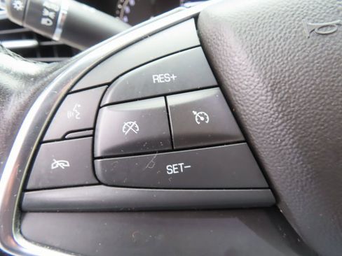 Used 2019 Cadillac XT5 FWD image 17