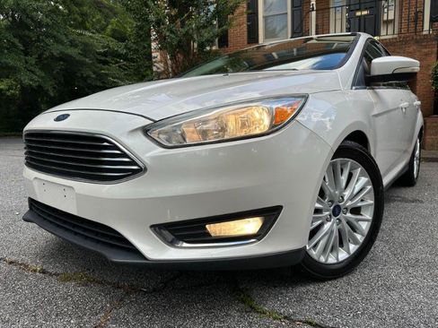 Used 2017 Ford Focus Titanium FWD image 2