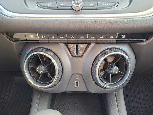 Used 2021 Chevrolet Blazer LT image 34