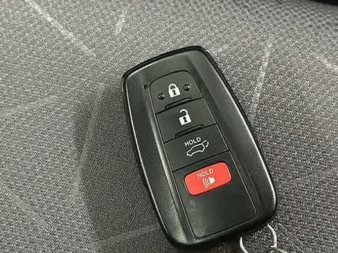 Used 2025 Toyota RAV4 XLE w/ Convenience Package AWD/4WD image 37