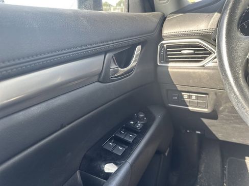 Used 2019 MAZDA CX-5 Touring image 17