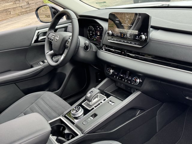 New 2026 Nissan Rogue SL AWD/4WD image 9