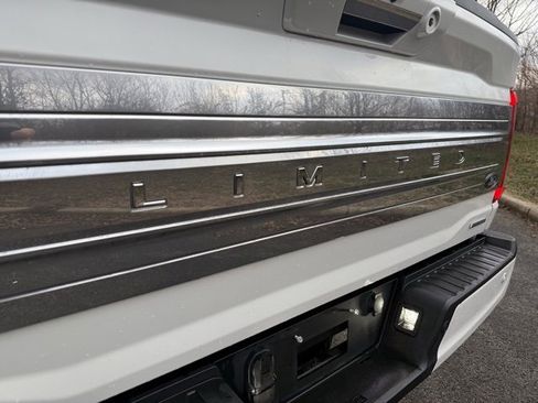 Used 2022 Ford F150 Limited image 5