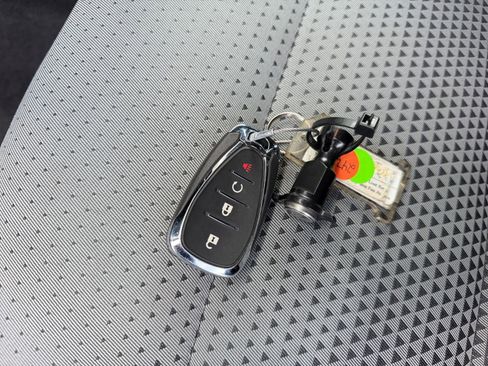 Used 2025 Chevrolet Trax LT image 25