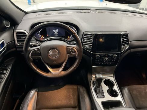 Used 2019 Jeep Grand Cherokee Altitude AWD/4WD image 11