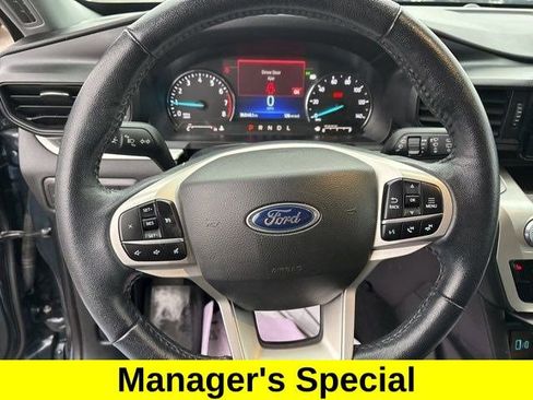 Used 2022 Ford Explorer XLT image 16
