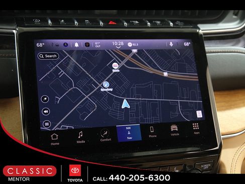 Used 2023 Jeep Grand Cherokee Summit AWD/4WD image 12