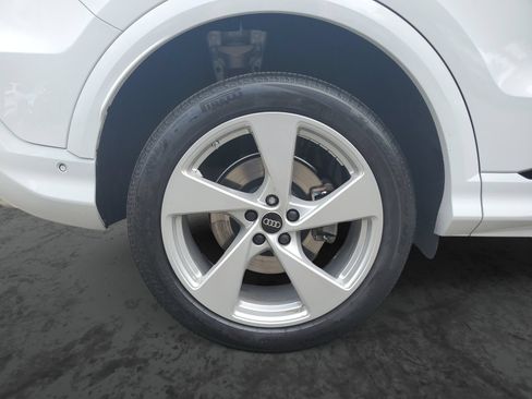 Used 2025 Audi Q5 Premium Plus w/ Premium Plus AWD/4WD image 5
