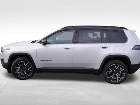 New 2026 Jeep Cherokee Overland image 6