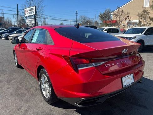 Used 2021 Hyundai Elantra SE FWD image 4