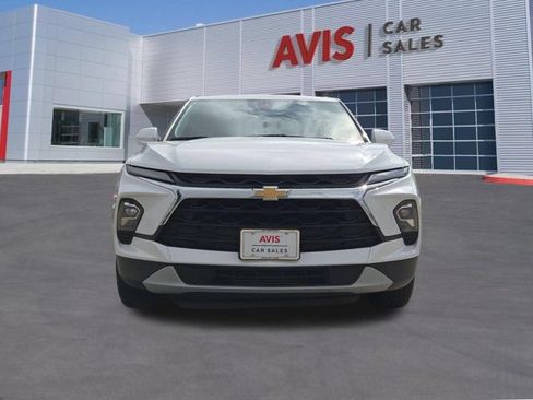 Used 2025 Chevrolet Blazer LT AWD/4WD image 2