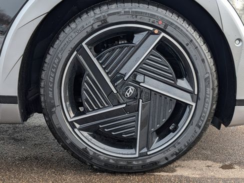 New 2026 Hyundai Ioniq 5 Limited image 3