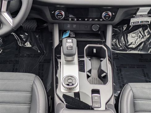 New 2025 Mitsubishi Outlander SE image 20