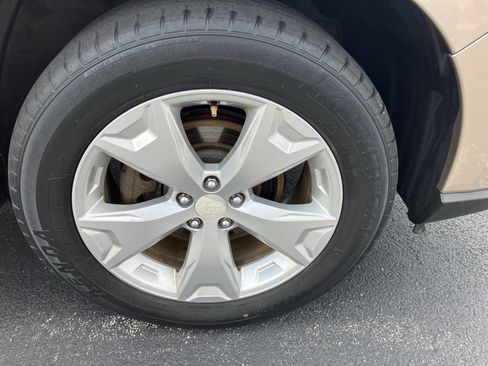 Used 2015 Subaru Forester 2.5i Premium w/ All-Weather Package AWD/4WD image 32