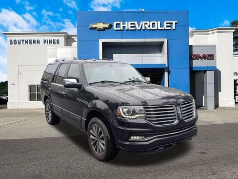 Used 2015 Lincoln Navigator 4WD image 1