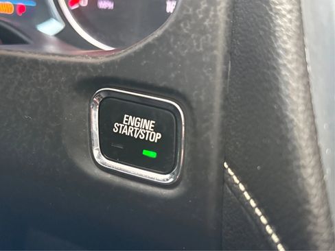 Used 2020 GMC Acadia SLE w/ Driver Convenience Package image 29