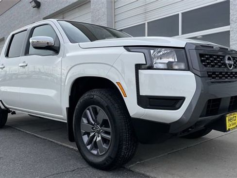 Used 2025 Nissan Frontier SV image 10