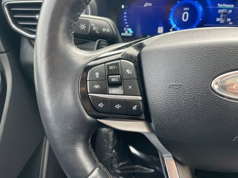 Certified 2021 Ford Explorer Platinum w/ Equipment Group 601A image 19