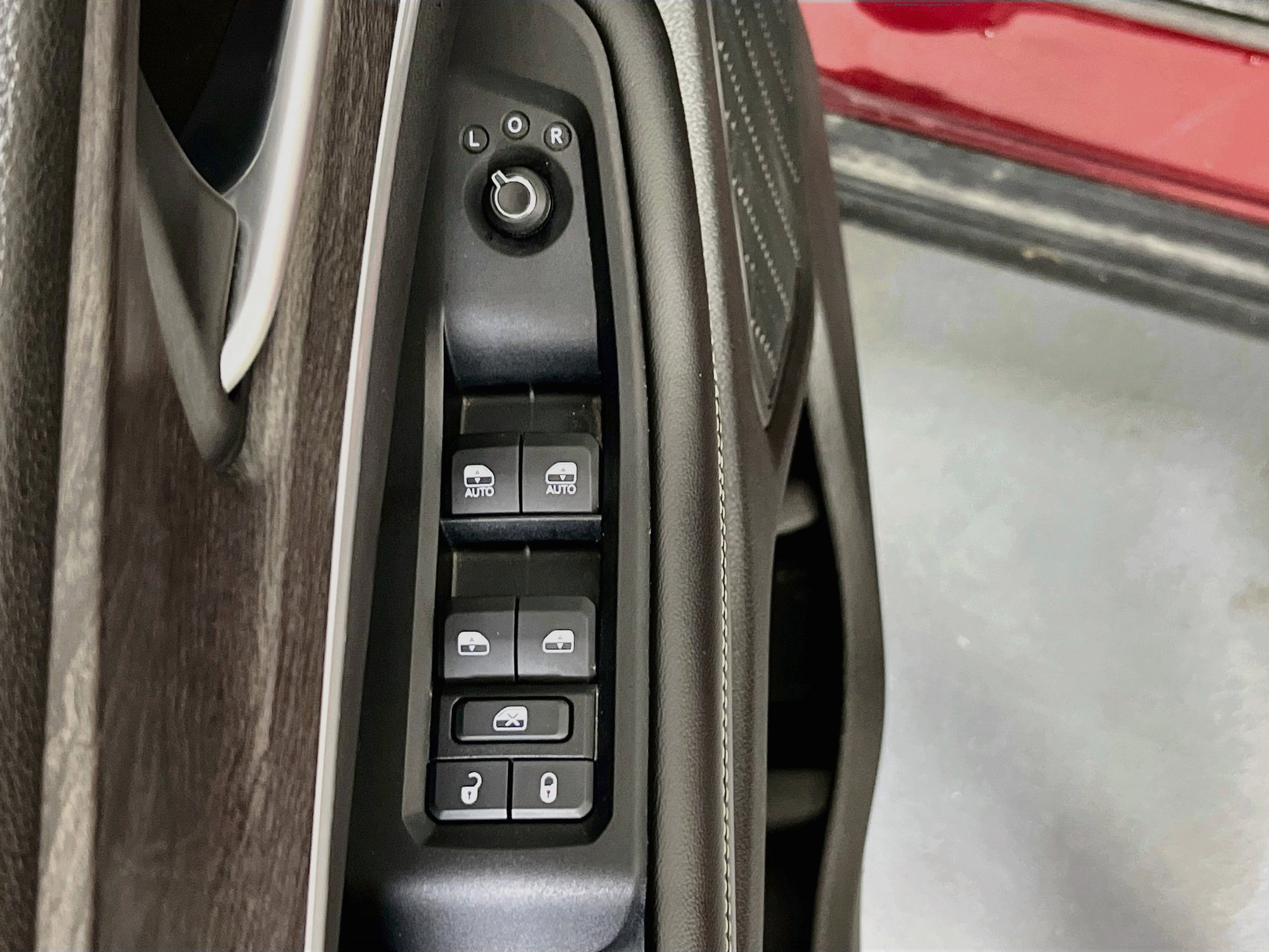 Used 2023 Jeep Grand Cherokee Limited AWD/4WD image 18