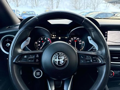 Used 2022 Alfa Romeo Stelvio Veloce image 41